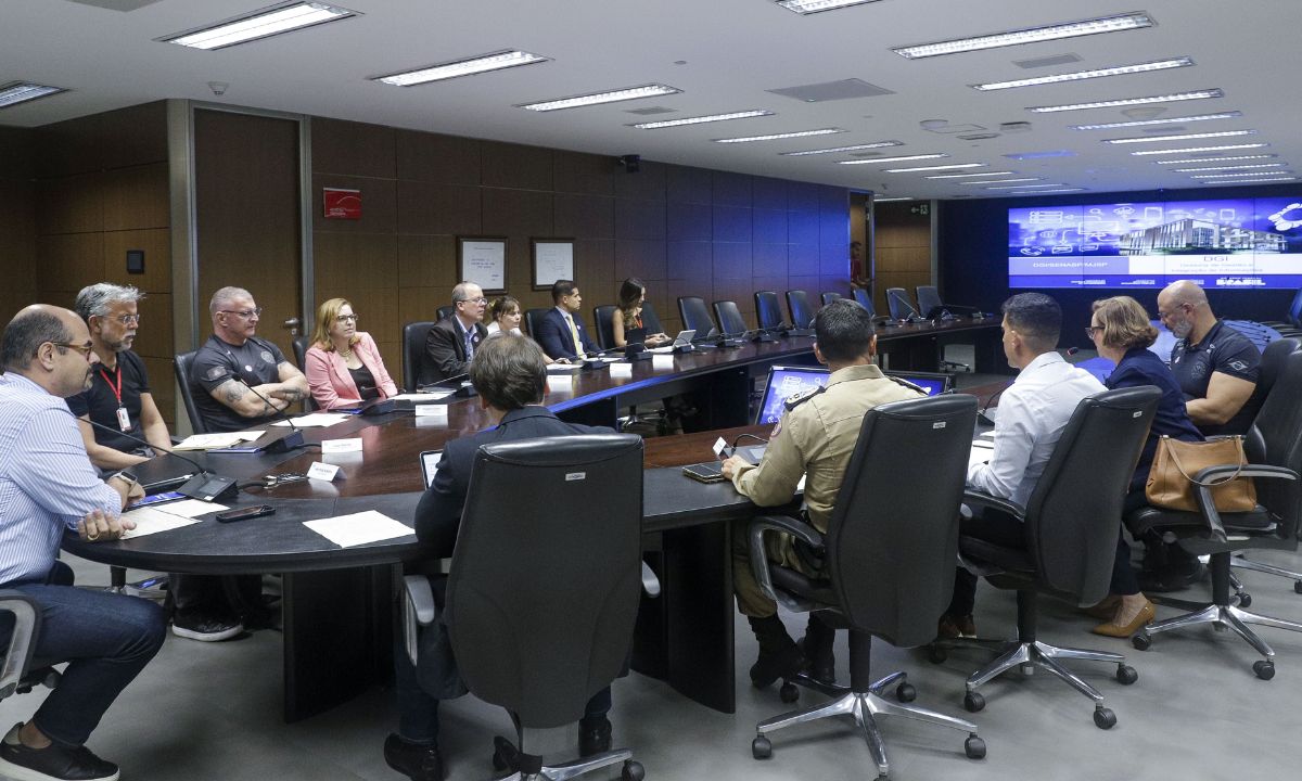 A primeira reunião do Conselho de Defesa Social