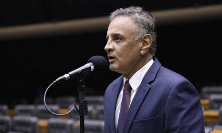Aécio Neves
