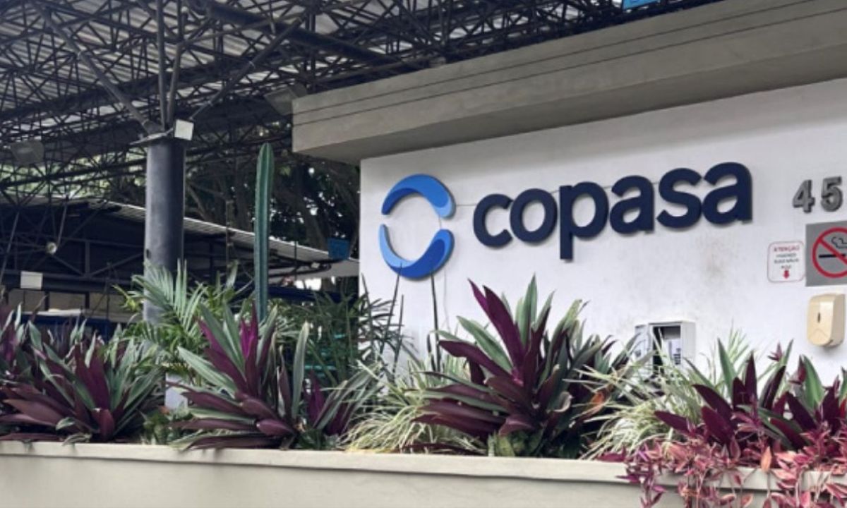 Foto mostra fachada da Copasa