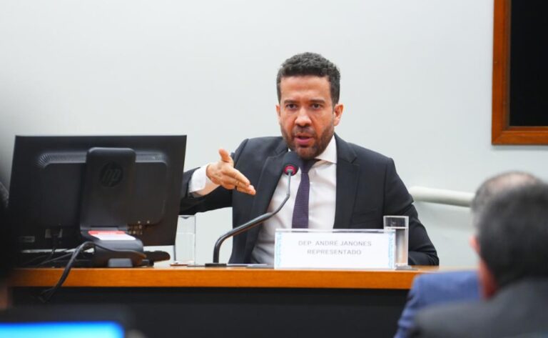 André Janones