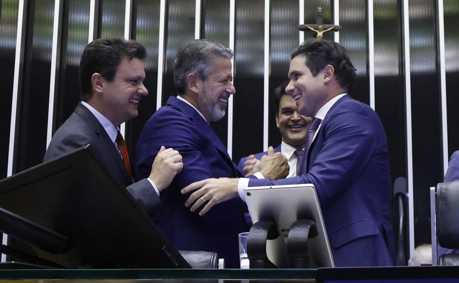Odair, Lira e Motta
