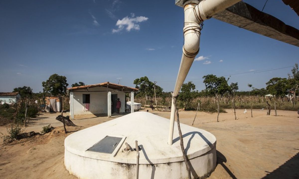 Cisterna no semiárido brasileiro